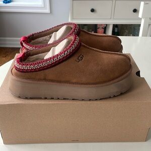 Ugg Tasman Platform Slippers, size 8